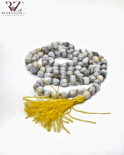 Cargar imagen en el visor de la galería, Original Vaijanti Japa Mala- 108 beads
